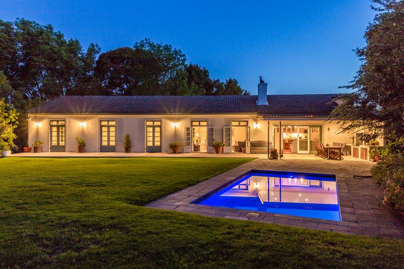 To Let 4 Bedroom Property for Rent in Constantia Western Cape